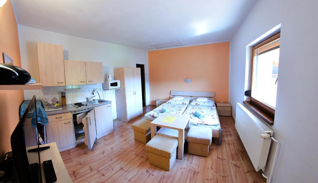 Vila Rhea Vazec Luaran gambar