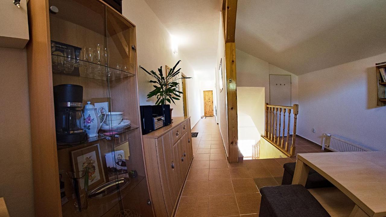Vila Rhea Vazec Luaran gambar