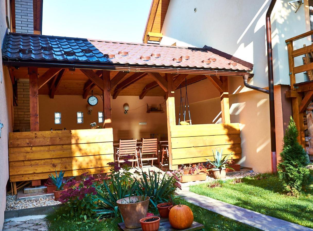 Vila Rhea Vazec Luaran gambar