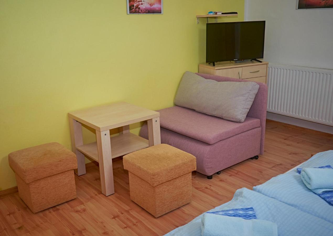 Vila Rhea Vazec Luaran gambar