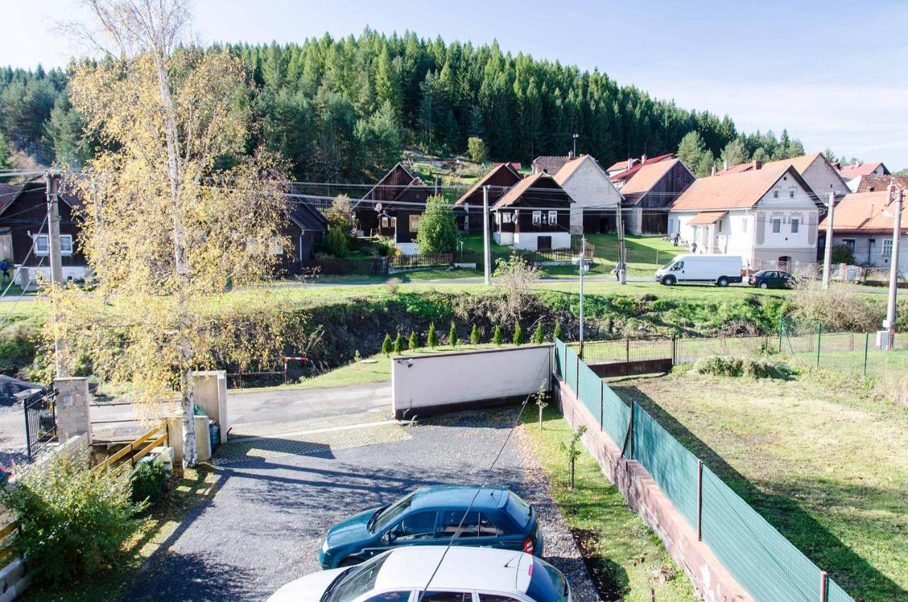Vila Rhea Vazec Luaran gambar